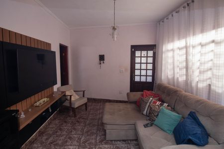 Casa à venda com 258m², 3 quartos e 1 vaga Casa à venda com 258m², 3 quartos e 1 vagaSala