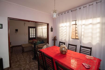 Casa à venda com 258m², 3 quartos e 1 vaga Casa à venda com 258m², 3 quartos e 1 vagaSala de Jantar