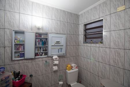 Casa à venda com 258m², 3 quartos e 1 vaga Casa à venda com 258m², 3 quartos e 1 vagaBanheiro 2