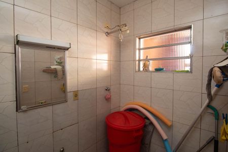 Casa à venda com 258m², 3 quartos e 1 vaga Casa à venda com 258m², 3 quartos e 1 vagaBanheiro de Serviço