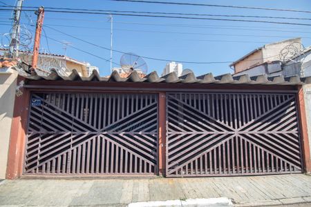 Casa à venda com 258m², 3 quartos e 1 vaga Casa à venda com 258m², 3 quartos e 1 vagaFachada