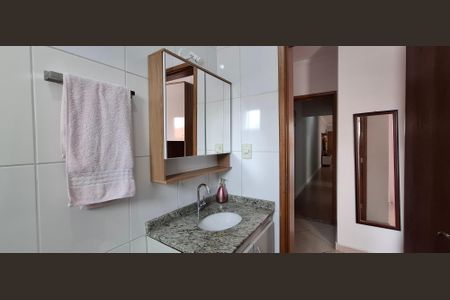 Apartamento à venda com 74m², 3 quartos e 1 vagaBanheiro Quarto 1 suíte