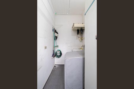 Casa à venda com 170m², 5 quartos e 6 vagasCasa 3 - Área de Serviço