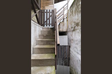 Casa à venda com 170m², 5 quartos e 6 vagasEscada