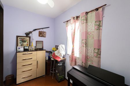 Casa à venda com 170m², 5 quartos e 6 vagasCasa 1 - Quarto 2