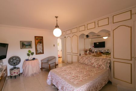 Casa à venda com 490m², 4 quartos e 1 vagaSuite