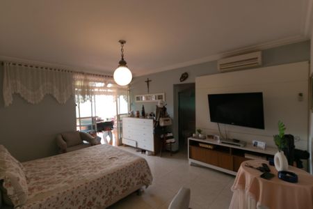 Casa à venda com 490m², 4 quartos e 1 vagaSuite