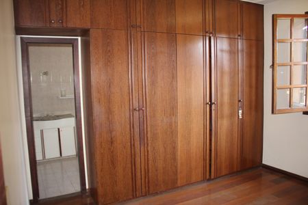 Casa à venda com 360m², 6 quartos e 6 vagasSuíte 2