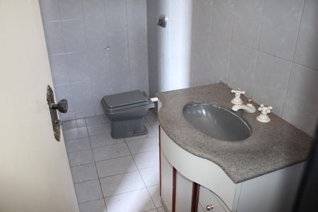 Casa à venda com 360m², 6 quartos e 6 vagasBanheiro da Suíte 1
