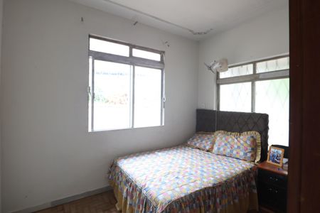 Casa à venda com 98m², 3 quartos e 4 vagasQuarto 1