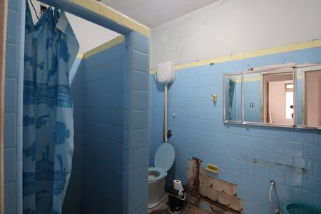 Casa à venda com 98m², 3 quartos e 4 vagasBanheiro