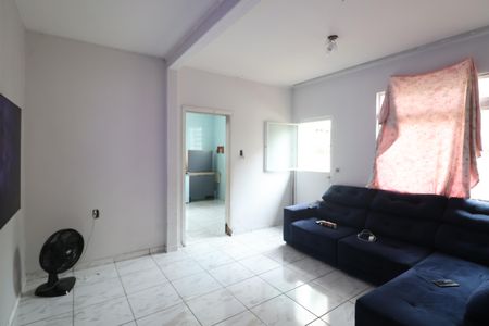 Casa à venda com 98m², 3 quartos e 4 vagasSala 2