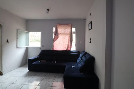 Casa à venda com 98m², 3 quartos e 4 vagasSala 2