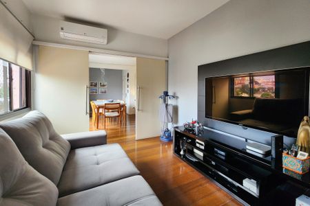 Apartamento à venda com 150m², 4 quartos e 3 vagas Apartamento à venda com 150m², 4 quartos e 3 vagasSala de TV