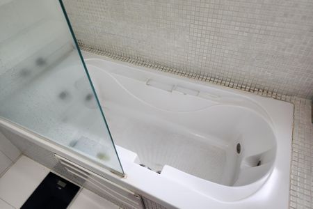 Apartamento à venda com 150m², 4 quartos e 3 vagas Apartamento à venda com 150m², 4 quartos e 3 vagasBanheiro da Suíte 1