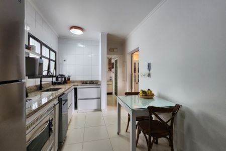 Apartamento à venda com 150m², 4 quartos e 3 vagas Apartamento à venda com 150m², 4 quartos e 3 vagasCozinha