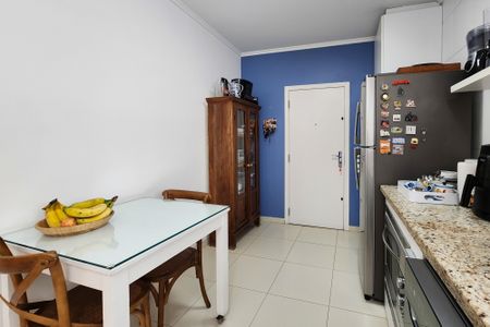 Apartamento à venda com 150m², 4 quartos e 3 vagas Apartamento à venda com 150m², 4 quartos e 3 vagasCozinha