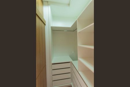 Apartamento à venda com 148m², 2 quartos e 2 vagasCloset da Suíte
