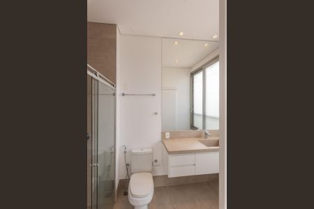 Apartamento à venda com 148m², 2 quartos e 2 vagasBanheiro da Suíte