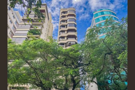 Apartamento para alugar com 380m², 3 quartos e 2 vagasFachada