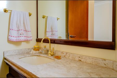 Apartamento para alugar com 380m², 3 quartos e 2 vagasLavabo