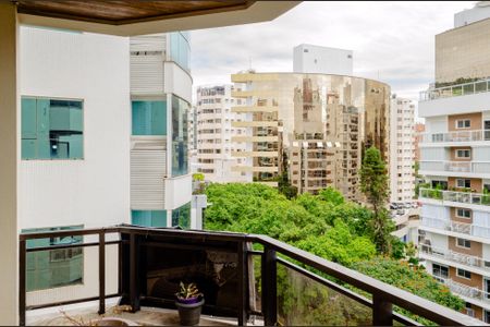 Apartamento para alugar com 380m², 3 quartos e 2 vagasVaranda