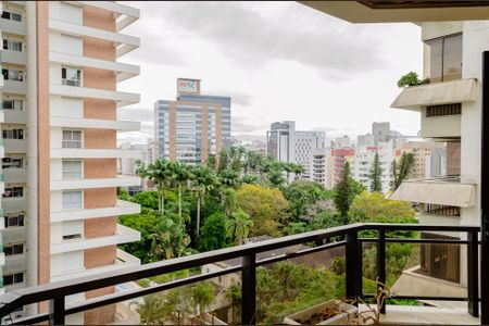 Apartamento para alugar com 380m², 3 quartos e 2 vagasVaranda