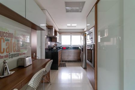 Apartamento à venda com 191m², 3 quartos e 4 vagas Apartamento à venda com 191m², 3 quartos e 4 vagasCozinha