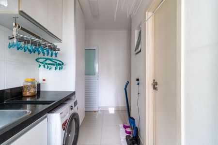 Apartamento à venda com 191m², 3 quartos e 4 vagas Apartamento à venda com 191m², 3 quartos e 4 vagasÁrea de Serviço
