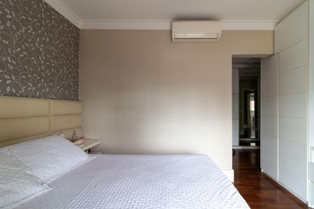 Apartamento à venda com 191m², 3 quartos e 4 vagas Apartamento à venda com 191m², 3 quartos e 4 vagasSuíte 2