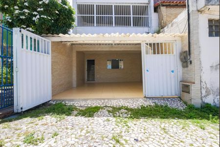 Casa para alugar com 180m², 4 quartos e 2 vagas Casa para alugar com 180m², 4 quartos e 2 vagasgaragem e fachada