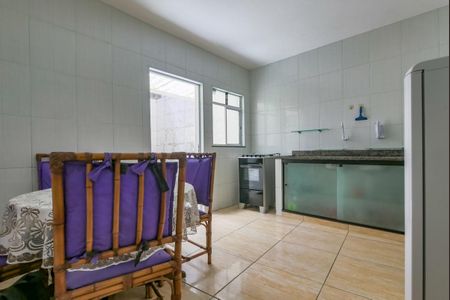 Casa para alugar com 180m², 4 quartos e 2 vagas Casa para alugar com 180m², 4 quartos e 2 vagasCozinha