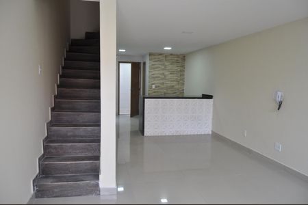 Casa de condomínio à venda com 154m², 3 quartos e 1 vagaSala