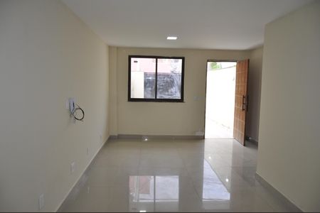 Casa de condomínio à venda com 154m², 3 quartos e 1 vagaSala