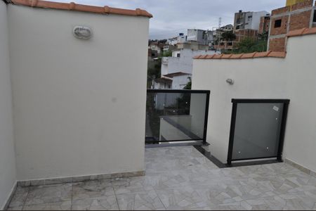 Casa de condomínio à venda com 154m², 3 quartos e 1 vagaTerraço