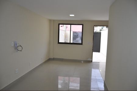 Casa de condomínio à venda com 154m², 3 quartos e 1 vagaSala