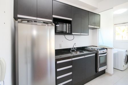 Cozinha de apartamento para alugar com 1 quarto, 39m² em Granja Viana, Cotia