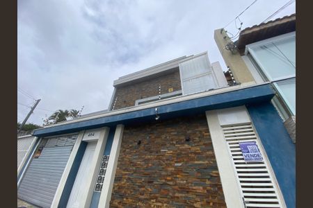 Casa de condomínio à venda com 64m², 2 quartos e 1 vagaFachada + placa