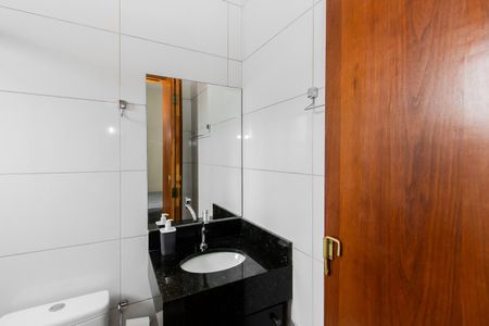 Casa de condomínio à venda com 64m², 2 quartos e 1 vagaBanheiro da Suíte 1