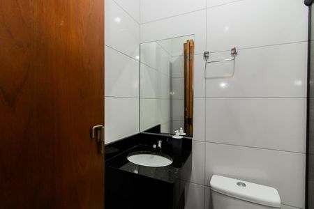 Casa de condomínio à venda com 64m², 2 quartos e 1 vagaBanheiro da Suíte 2