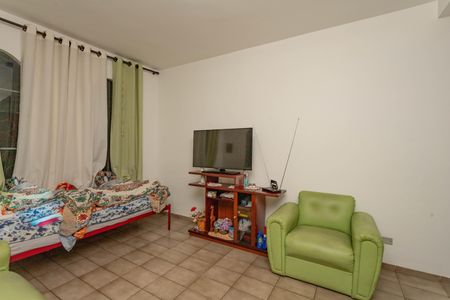 Casa à venda com 125m², 2 quartos e 2 vagas Casa à venda com 125m², 2 quartos e 2 vagasSala