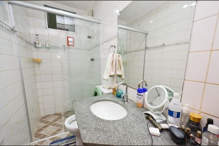 Apartamento à venda com 72m², 3 quartos e 1 vaga Apartamento à venda com 72m², 3 quartos e 1 vagaBanheiro social
