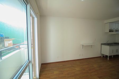 Studio para alugar com 30m², 1 quarto e sem vaga Studio para alugar com 30m², 1 quarto e sem vagaSala