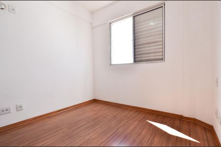 Apartamento para alugar com 74m², 3 quartos e 2 vagas Apartamento para alugar com 74m², 3 quartos e 2 vagasQuarto2