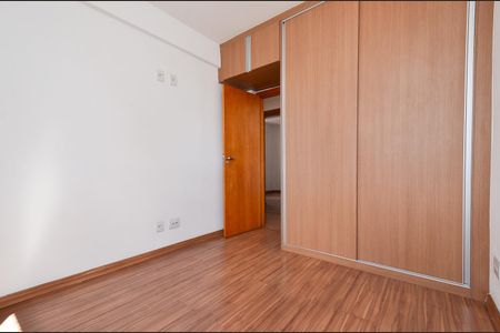 Apartamento para alugar com 74m², 3 quartos e 2 vagas Apartamento para alugar com 74m², 3 quartos e 2 vagasQuarto1