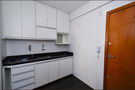 Apartamento para alugar com 74m², 3 quartos e 2 vagas Apartamento para alugar com 74m², 3 quartos e 2 vagasCozinha