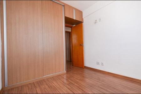 Apartamento para alugar com 74m², 3 quartos e 2 vagas Apartamento para alugar com 74m², 3 quartos e 2 vagasQuarto2