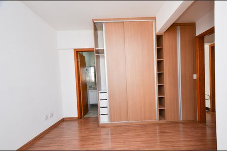 Apartamento para alugar com 74m², 3 quartos e 2 vagas Apartamento para alugar com 74m², 3 quartos e 2 vagasSuite