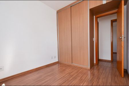 Apartamento para alugar com 74m², 3 quartos e 2 vagas Apartamento para alugar com 74m², 3 quartos e 2 vagasQuarto2