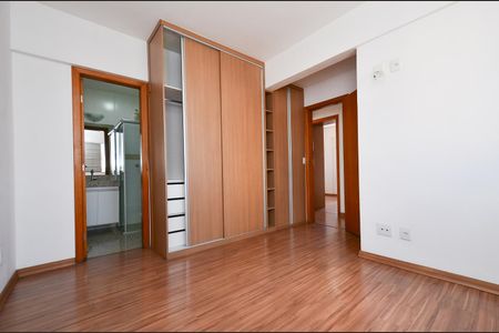Apartamento para alugar com 74m², 3 quartos e 2 vagas Apartamento para alugar com 74m², 3 quartos e 2 vagasSuite